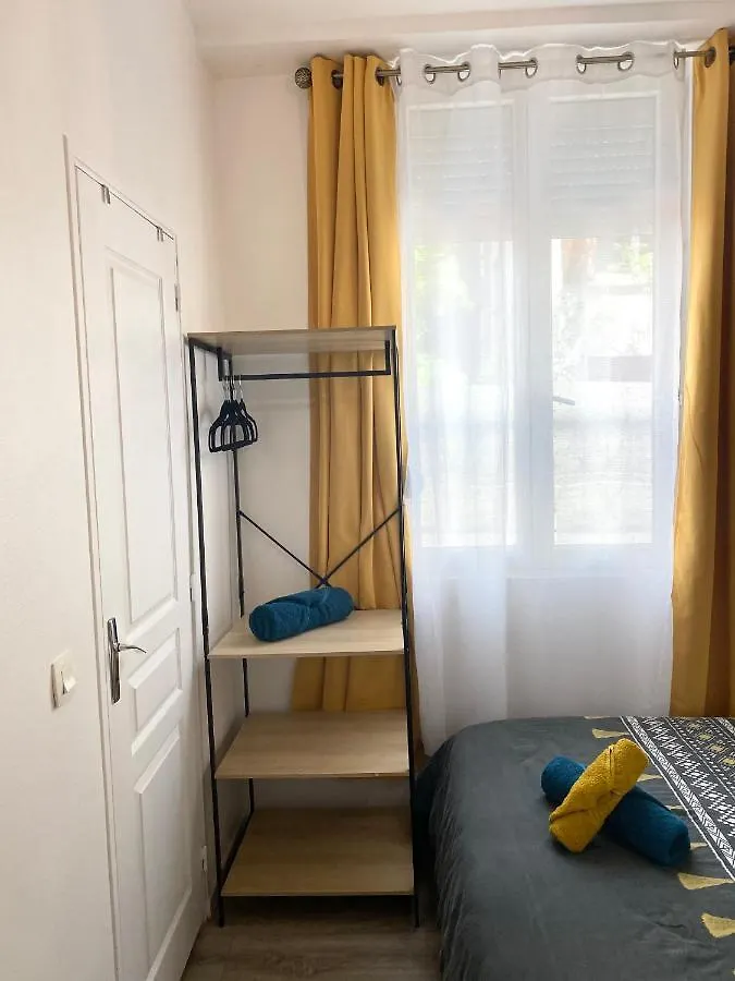 Paris Jolie Studio Cosy 0*,