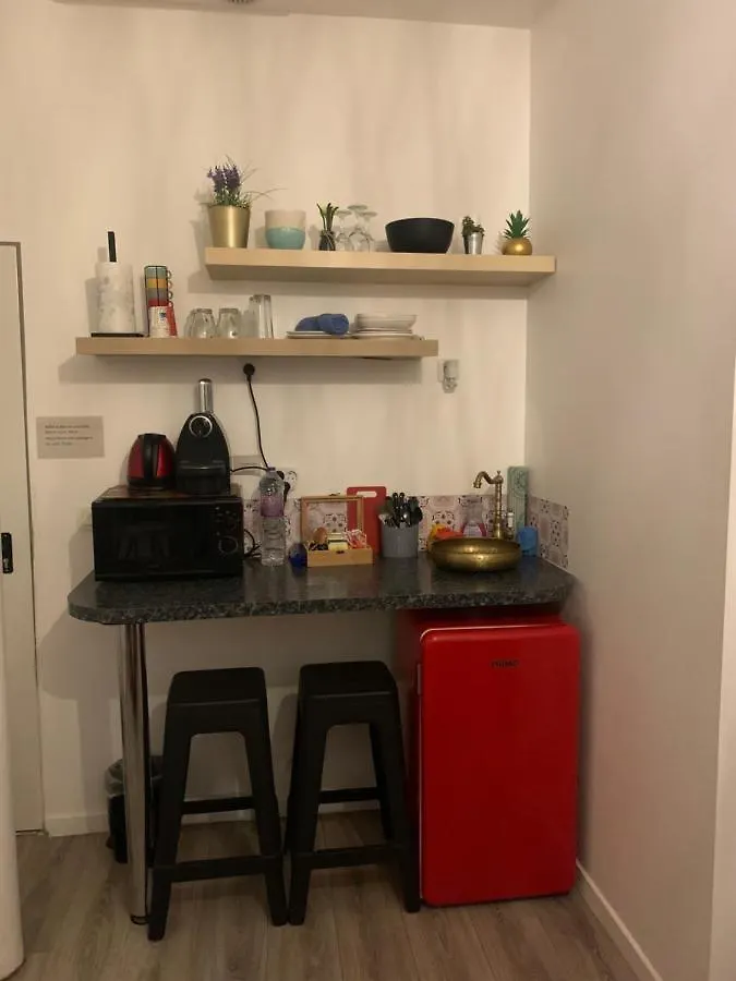 Paris Jolie Studio Cosy